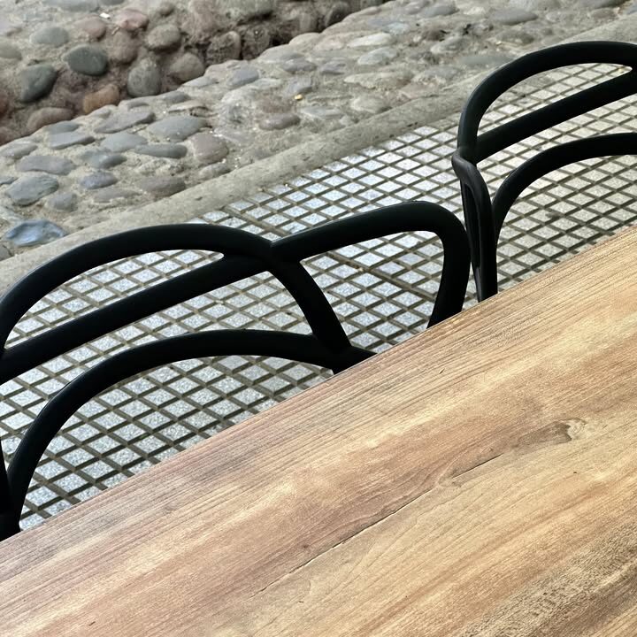 COMBO: MESA CUBO 1.40mts + 4 SILLAS MASTER - Imagen 2