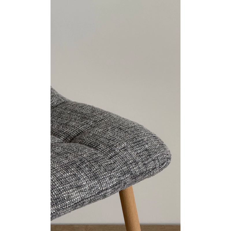 Silla Milano Chenille Gris Oscuro Base Natural - Imagen 3