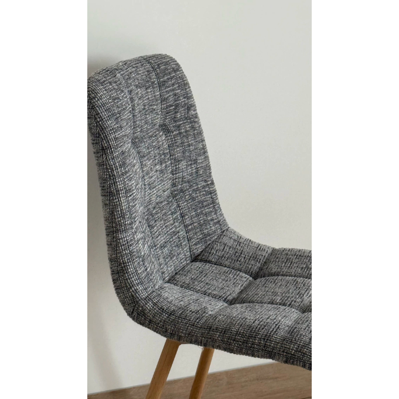 Silla Milano Chenille Gris Oscuro Base Natural - Imagen 4