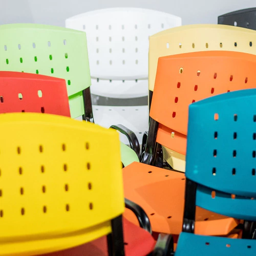 TANDEM DE 4 SILLAS DE PVC ALTO IMPACTO